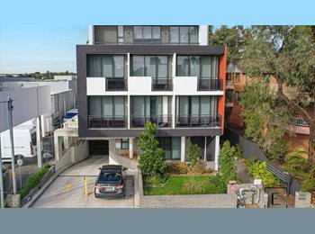 Roomgo AU - Spacious studio in Parramatta area!, Guildford - $470 pw