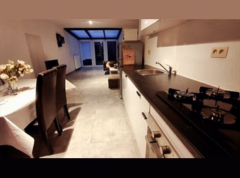 Appartager BE - Colocation avec GYM LIBRE IMMEDIATEMENT, Charleroi - 400 € pm