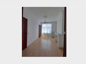 Appartager BE - Duplex à louer de 3 chambres pour couple ou future colocation, Schaerbeek Schaarbeek - 1.400 € pm