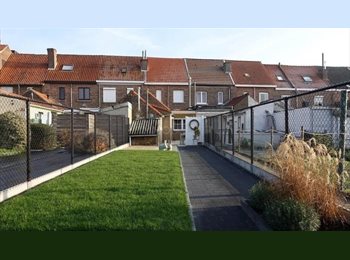 Appartager BE - Sous-location dispo (Nov–Fév) – Espace privé à Tienen (10 min en train de Louvain)/Sublet Available , Tirlemont - 650 € pm
