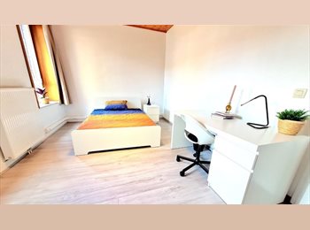 Appartager BE - 1 chambre meublé dans une colocation de 4 chambres à charleroi 6000, Charleroi - 390 € pm