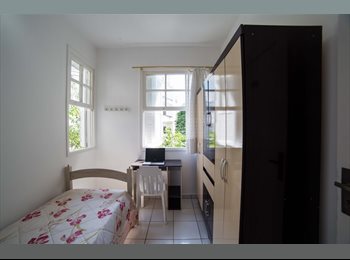 Roomgo BR - Quarto mobiliado feminino, Vila Mariana - R$ 1.300 Por mês