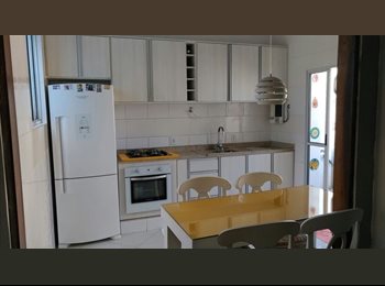 Roomgo BR - Quarto na Praça da República com sacada (Rua Vitória com Av. São João) , São Paulo SP - R$ 950 Por mês
