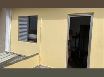 Roomgo BR - Quarto para mocas - ambiente familia, Saúde - R$ 350 Por mês