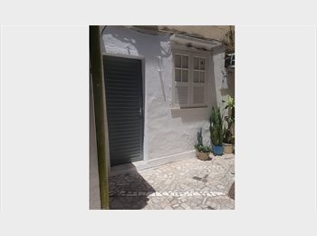 Roomgo BR - Quarto com banheiro privativo e entrada independente, Estácio - R$ 800 Por mês