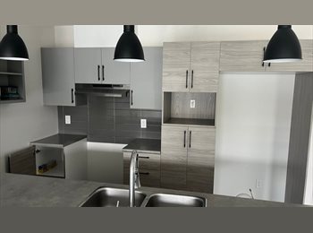 Roomgo CA - SHARED ACCOMMODATIONS MAIN BEDROOM LAVAL, Laval - $850 pcm