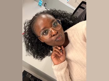 Roomgo CA - Daphine - 28 - Edmonton