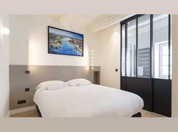 Roomgo CH - Chambre meublée dans un appartement lumineux de 130 m² à Genève, Suisse pour 800 chf tout compris, Genève - 800 CHF / Mois