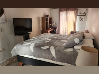 CompartoDepto CL - Habitación- Estudio con baño privado, entrada independiente casa Vitacura, Vitacura - CH$500.000 por mes