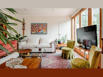 CompartoDepto CL - Luminosa amplia, con escritorio para estudiante, Ñuñoa - CH$575.000 por mes