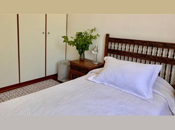 CompartoDepto CL - Luminosa amplia, con escritorio para estudiante, Ñuñoa - CH$575.000 por mes