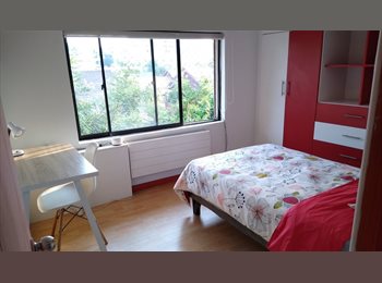 CompartoDepto CL - 1 ENERO 2026 Sólo estudiante mujer: habitación en residencia universitaria (Metro Los Dominicos), Vitacura - CH$375.000 por mes