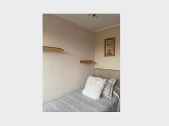 CompartoDepto CL - Three rooms available in Las Condes, just steps from Escuela Militar metro station., Providencia - CH$450.000 por mes