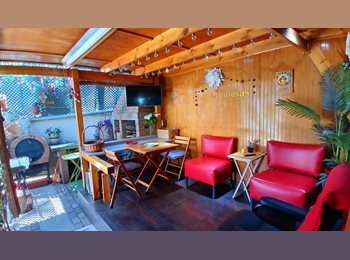 CompartoDepto CL - $350.000 Habitación Las Condes Metro Manquehue, Vitacura - CH$350.000 por mes