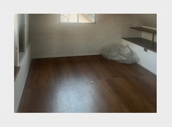 CompartoDepto CL - Arriendo Habitación de una casa cercana a Metro, Vitacura - CH$450.000 por mes