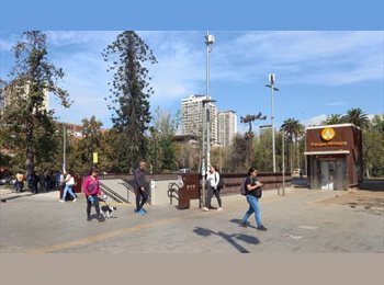 CompartoDepto CL - Habitación mediana a pasos de Metro Parque Almagro, Santiago Centro - CH$250.000 por mes