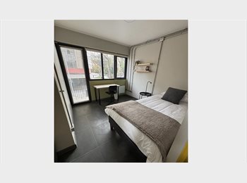 CompartoDepto CL - Pieza 13m² con baño privado y balcón - Casa Latorre, Santiago - CH$510 por mes