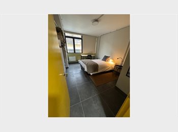CompartoDepto CL - Pieza 14m² con baño privado - Casa Latorre República, Santiago - CH$500 por mes