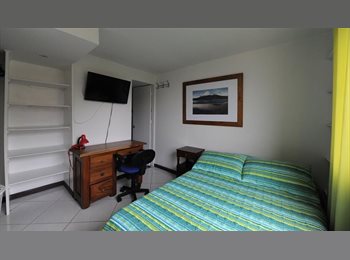 CompartoApto CO - Habitación  Poblado Castropol con baño interno., Medellín - COP$ 1.240.000 por mes