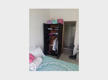 CompartoApto CO - Hab 10 M2 con  2 BAÑOS SOCIALES compartidos cerca a Univ Eafit, Envigado - COP$ 1.450.000 por mes