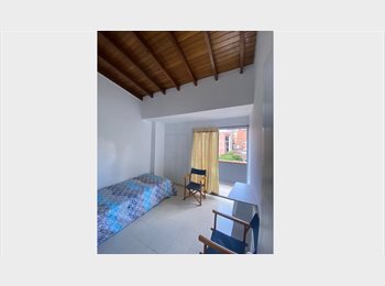 CompartoApto CO - UPB Laureles 33, habitación con baño privado, Medellín - COP$ 1.050.000 por mes