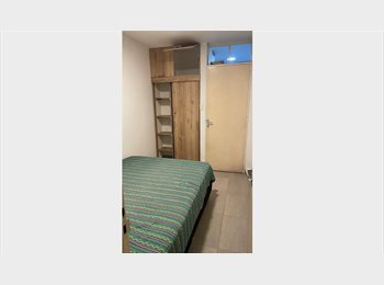 CompartoApto CO - HABITACION DOBLE CON BAÑO EN MEDELLÍN, Medellín - COP$ 700.000 por mes