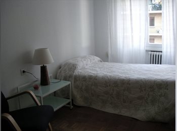 Roomgo ES - Alquilo habitaciones., Pamplona - 330 € por mes
