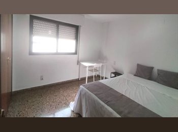 Roomgo ES - Habitación cama doble y armario empotrad, Valencia - 410 € por mes
