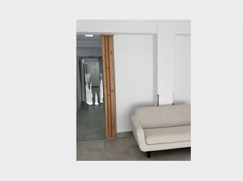 Roomgo ES - Oficina coloving, Les Corts - 450 € por mes