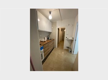Roomgo ES - Habitación individual o doble en Forum, Sant Martí - 420 € por mes