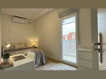 Roomgo ES - Habitacion Grande con aire y balcon en Portazgo, Puente De Vallecas - 530 € por mes