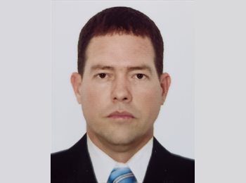 Roomgo ES - Alexander - 46 - Lugo