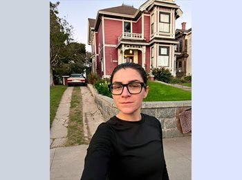 Roomgo HK - Anaïs - 34 - Wan Chai