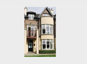 Roomgo IE - Owner occupied but private room.on 3rd floor with private bathroom, Dublin - €800 pcm