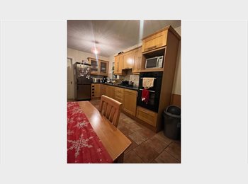 Roomgo IE - En suite double room for rent, Dublin - €1,000 pcm