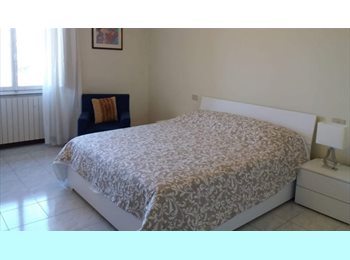 Roomgo IT - Camera con vista sul verde, Firenze - 600 € al mese
