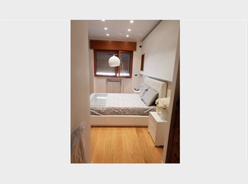 Roomgo IT - Fittasi camere zona Ospedaliera, Napoli - 400 € al mese