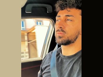 Roomgo IT - Gianluca - 30 - Genova