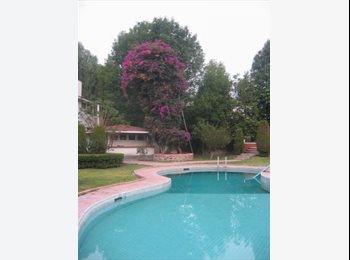 Roomgo MX - Se renta cuarto céntrico, seguro y con servicios!, Querétaro - MX$4,500 por mes