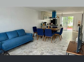 Roomgo MX - Renta de habitación en Jardines de los Arcos, atrás del RIU, Zapopan - MX$6,000 por mes