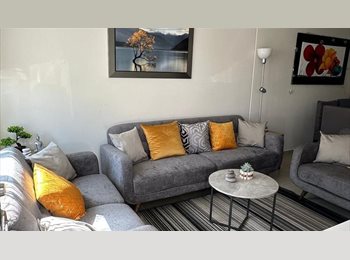 Roomgo MX - Cuarto amueblado con baño independiente, Puebla - MX$4,500 por mes