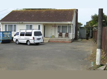 Roomgo NZ - Cedar Lodge, Auckland - $250 pw