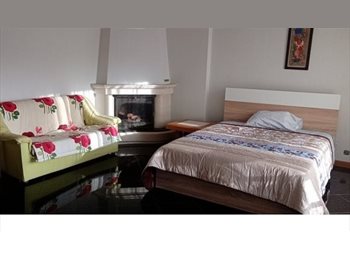 Roomgo PT - Quarto espaçoso. Luminoso. Varanda com floreira, Coimbra - 430 € Por mês