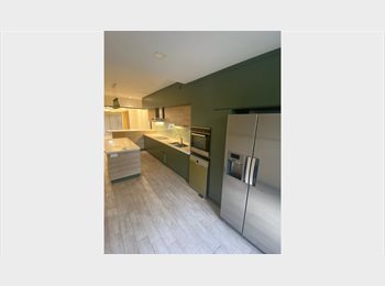 Roomgo SG - Room for Rent, Sixth Avenue - $3,300 pm