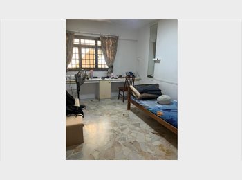 Roomgo SG - Common Room available for Rent @ Blk716, Clementi West Street 2 (120716), Clementi - $1,098 pm