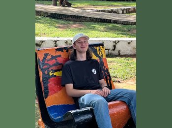 Roomgo SG - Arthur  - 22 - Geylang