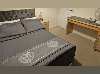 Roomgo UK - 1 room for rent in cozy house, Woodhouse Mill - £530 pcm