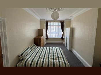 Roomgo UK - Bright double room, Bowes Park - £800 pcm