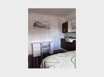 Roomgo UK - Bright double room in friendly house, Annan - £400 pcm