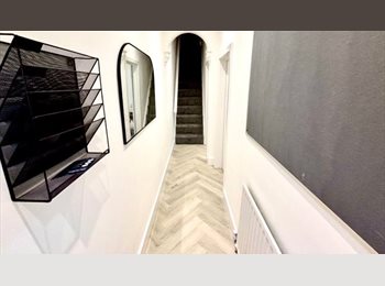 Roomgo UK - High Quality Room In A Shared House, Barthomley Road, ST1, Cobridge - £520 pcm